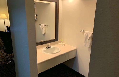 Torrington Hotel | King's Inn