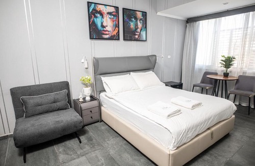Tel Aviv City Center Apartment | King's rooftop