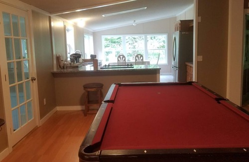 Bethel House | King Size Master With Attached Bath,Pool Table, Open Kitchen,2 Full Baths
