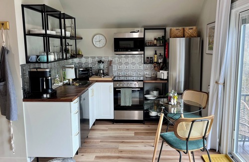 Lafayette Apartment | King Suite, Modern Studio Apartment in the Country/Garden State—1hr from NYC