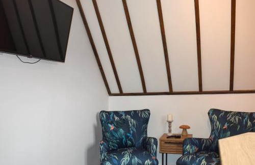 Cowbeech House | Kingfisher Granary