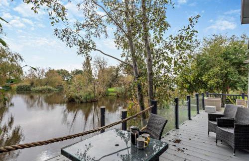 Welney House | Kingfisher Lodge