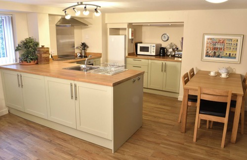 Whitland Cottage | KINGFISHER, pet friendly, character holiday cottage in Blaenwaun