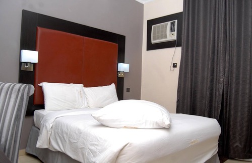 Igbobi Hotel | Kings Celia Hotel & Suites