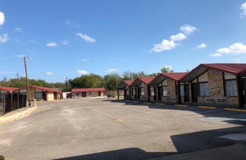 Mexia Hotel | Kings Inn Mexia