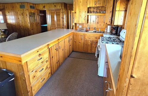 Burt Lake Cottage | Kings Point Cottage on Burt Lake's Poverty Bay