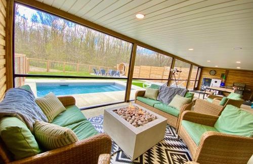 Kingsville Ski Chalet | Kings Woods Lodge - Nature Resort & Venue in Wine Country