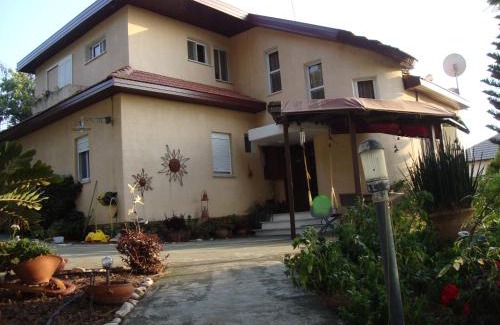 Ne'ot Golan Apartment | Kinneret Guesthouse