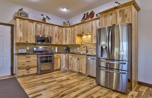 Niobrara Cabin | Kinsmen Lodge, Where You're Not Just A Guest You're Kin.
