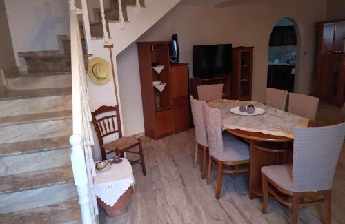 Mandraki Villa | Kisiris House