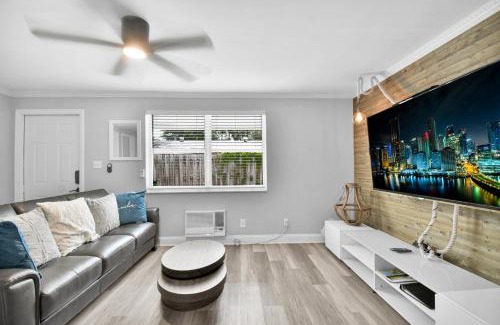 River Oaks Apartment | Kismet Haven