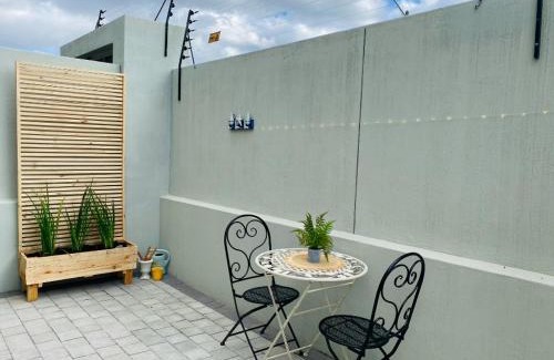 West Beach House | Kite Surfer's Corner