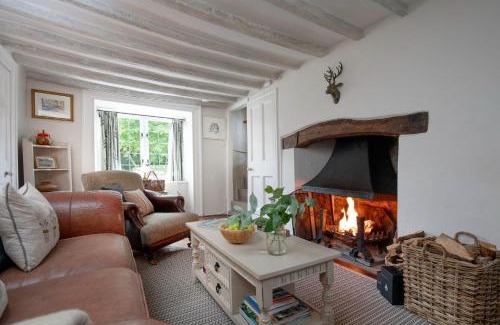 Honiton House | Kites Holt