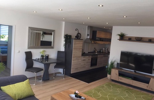 Kaiserslautern Apartment | KL28: Stylish TLA/TLF Apartment in the Heart of Kaiserslautern
