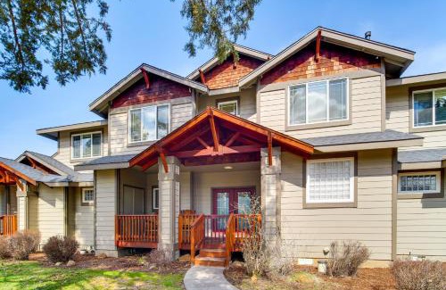 Klamath Falls House | Klamath Falls Getaway with Pool and Hot Tub Access!
