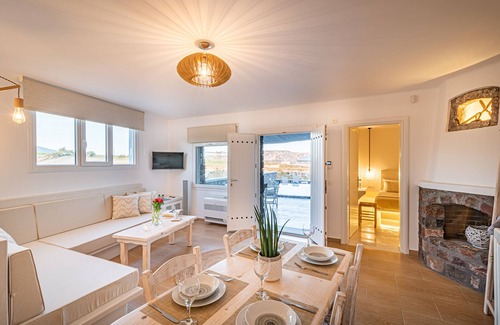 Vlychada Villa | Klimata House - Private Hot Tub Pool & BBQ Villa