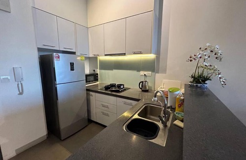 Brickfields Apartment | KLSentral-Bangsar-MidValley-2-10pax-Netflix-Balcony-Super Fast Internet