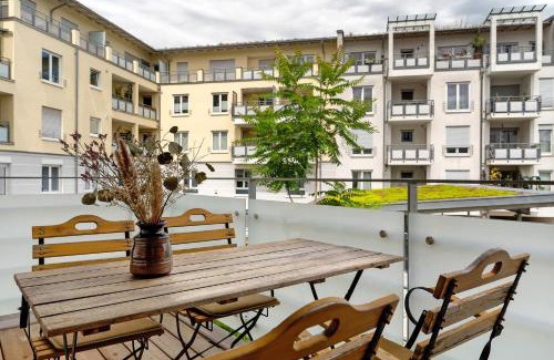 Unterwiehre-Nord Apartment | Km Style Apartments 6