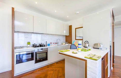 Chinatown Apartment | Knightbridge HydePark 2B2B & Garden near Harrods, Royal Albert Hall & V&A museum