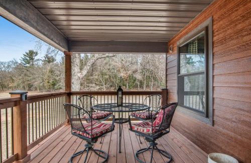 Arkdale House | Knotty Pine Escape