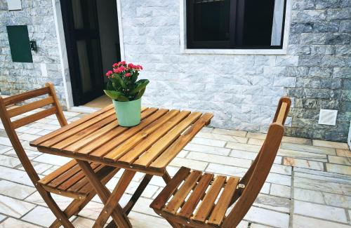 Parede Apartment | Knowing Home 110sqm