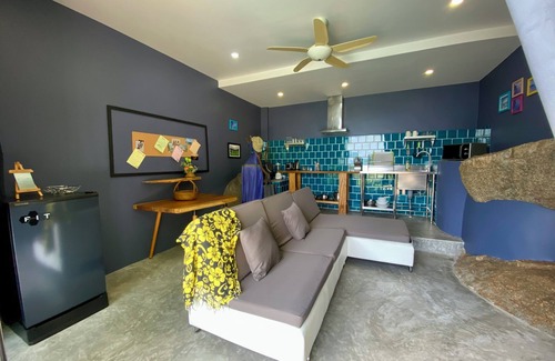 Hua Thanon Villa | Ko Samui Sea View Pool villa Paris, with car, just 400m to the Beach