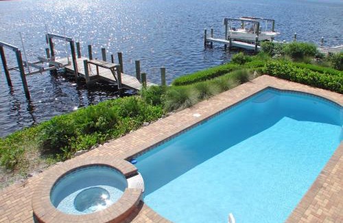 Matlacha Villa | Kokopelli Villa - Matlacha waterfront close to Cap Coral - private home locally managed, fair & honest pricing