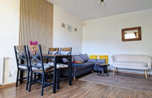 Ustka Apartment | Komfortowy apartament dwupokojowy z tarasem i garaż