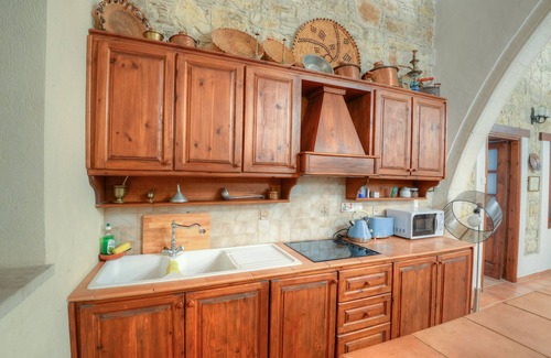 Lofou House | Komi Lofou Traditional House