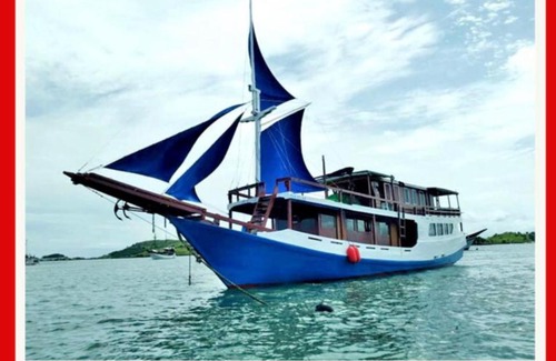 Labuan Bajo Boat Rental | Komodo Open Trip