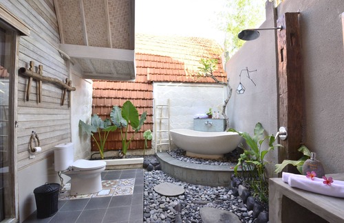 Sampalan House | Kompyang Cottage