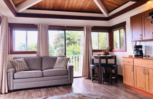 Kona Palisades Apartment | Kona Awesome Tropical PoolCottage/AC/GreatLocation