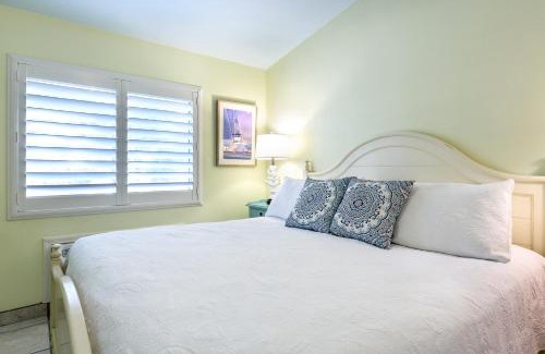 Rock Harbor Hotel | Kona Kai Resort and Gallery