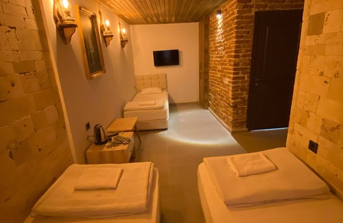 Usak House | Konak Esila Pansiyon