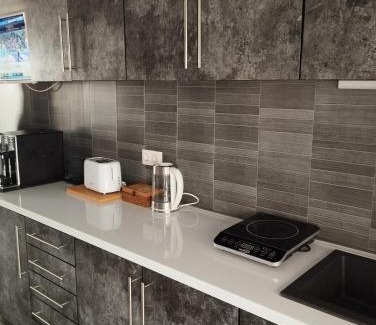 Abadszalok Apartment | Koncér úszóház