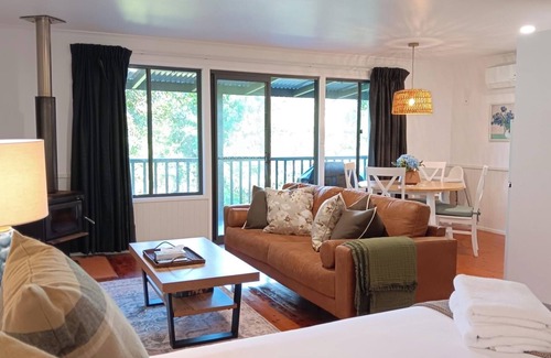 North Tamborine Cottage | Kookaburra Cottage - Tamborine Mountain