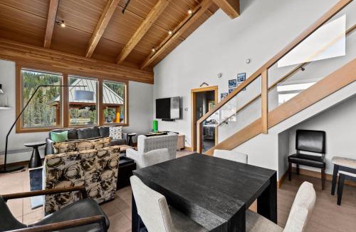 Sun Peaks Cabin | Kookaburra Lodge #401 By Bear Country