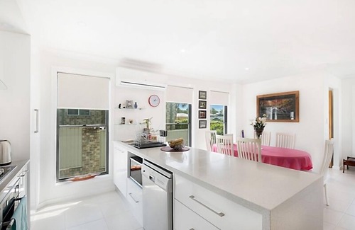 Blue Bay Apartment | Koonah Townhouse