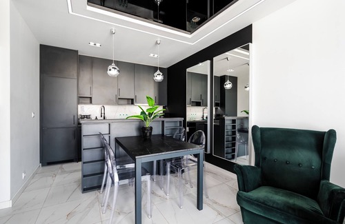 Srodmiescie Apartment | Kopcińskiego Superior Apartment