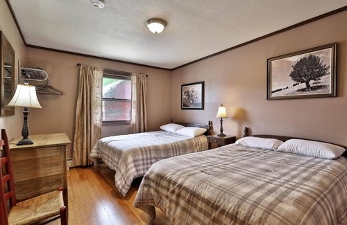 Pittsfield Bed & Breakfast | Korean Gourmet Stay at Swiss Farm Inn - 1 night