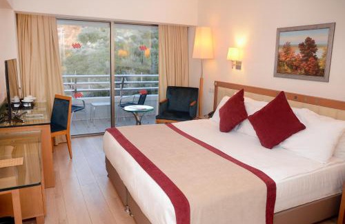 Kusadasi City Centre Resort | Korumar Hotel Deluxe