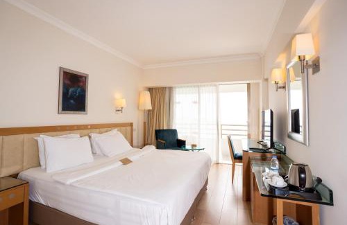 Kusadasi City Centre Resort | Korumar Hotel Deluxe