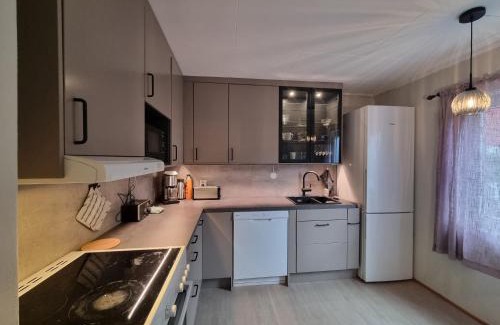Kirkenes Apartment | Koselig Feriehus ved Kirkenes sentrum