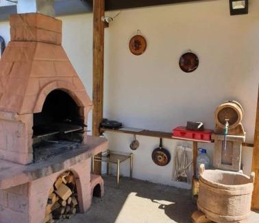 Mladenovac House | Kosmajski vajati Petra
