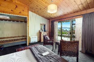 Kawaha Point Bed & Breakfast | Koura Lodge