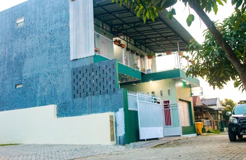 Tegal House | Kozi Kost Paviliun