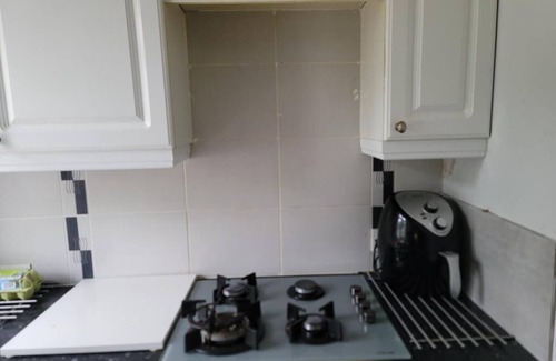 Thamesmead East House | Kozy Roomz - A place like home