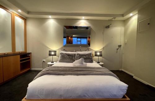 McMahons Point Apartment | KOZYGURU | McMahons Point | Amazing Water View Studio + FREE Parking