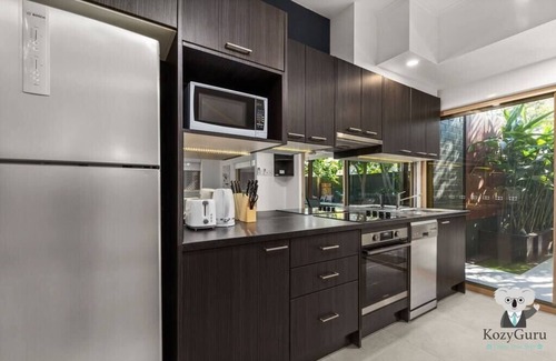 Spring Hill House | KozyGuru | Spring Hill | Cosy 1 Bed1Bath