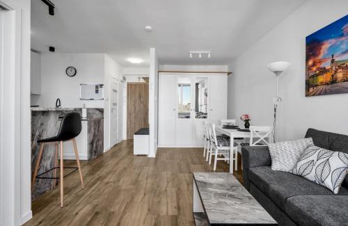 Muranow Apartment | Krasiński Garden Urban Zen Apartment